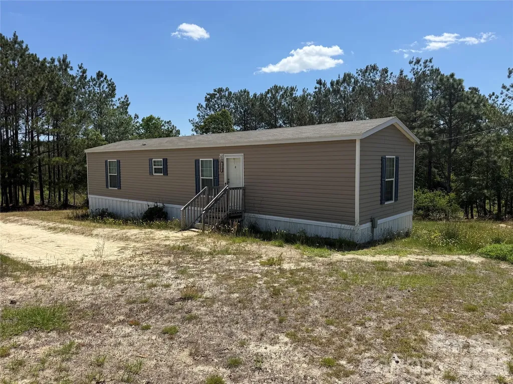 2640 Old Wire Road Wallace SC 29596