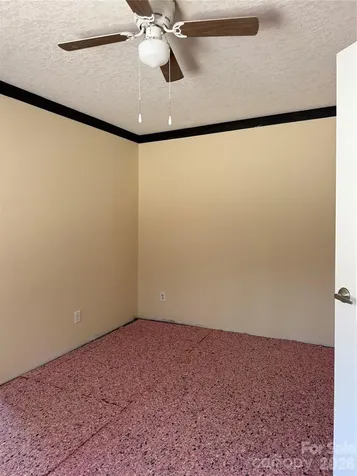 2640 Old Wire Road Wallace SC 29596