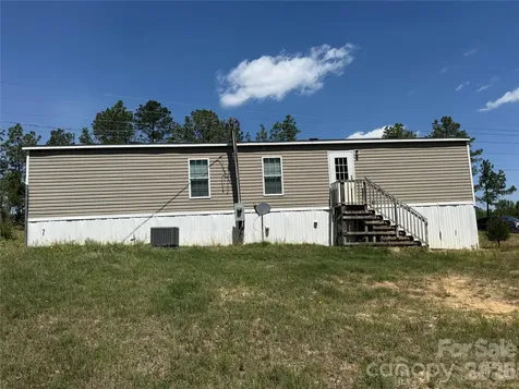2640 Old Wire Road Wallace SC 29596