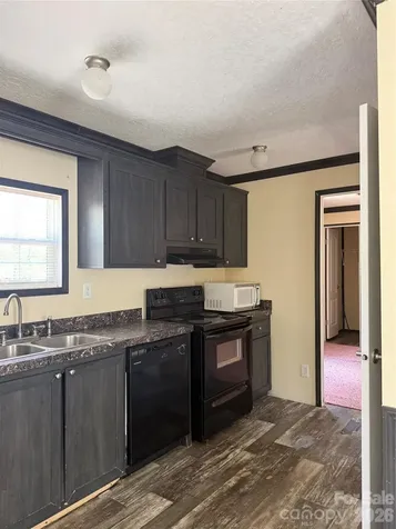 2640 Old Wire Road Wallace SC 29596