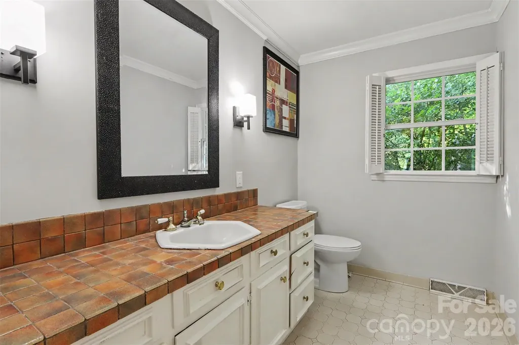 5812 Camelot Drive Charlotte NC 28270
