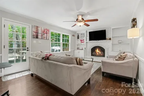 5812 Camelot Drive Charlotte NC 28270
