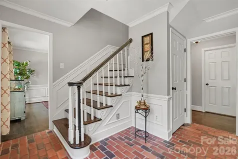 5812 Camelot Drive Charlotte NC 28270