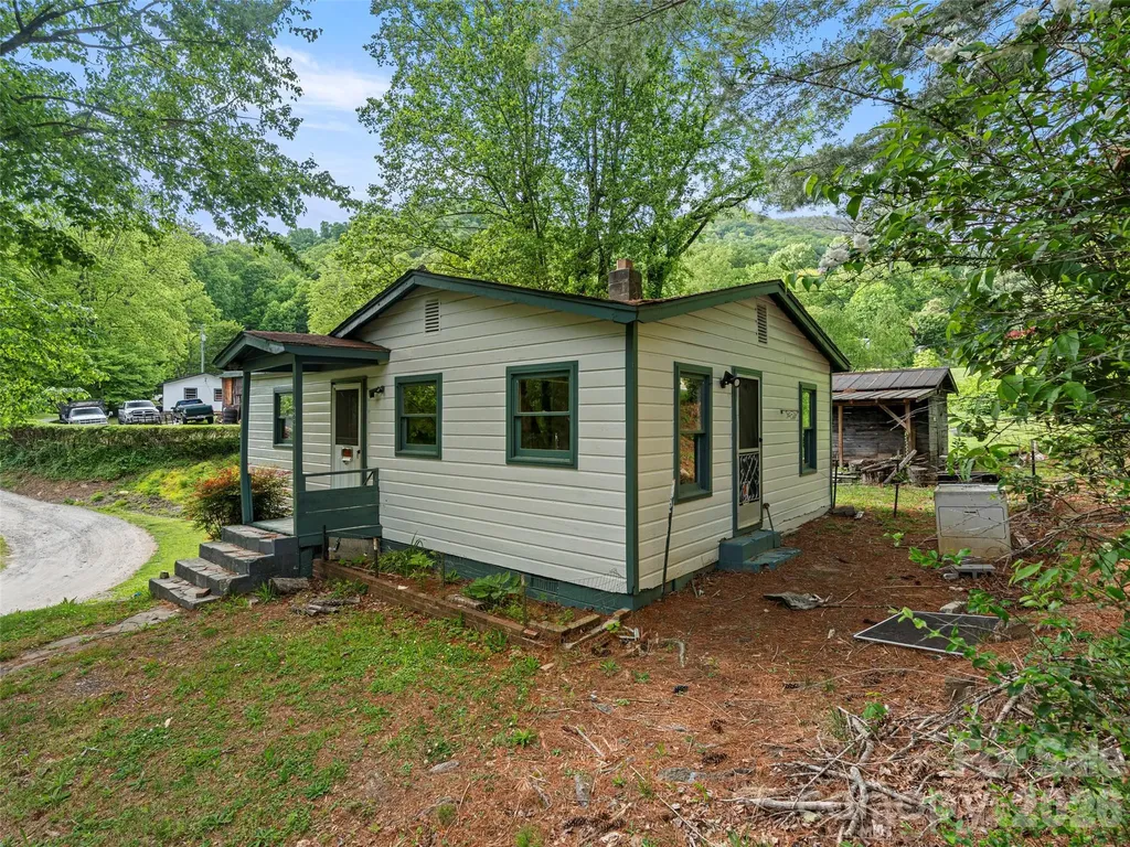 1669 Fisher Creek Road Sylva NC 28779