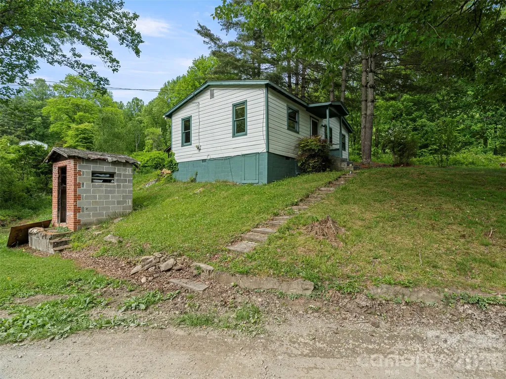 1669 Fisher Creek Road Sylva NC 28779