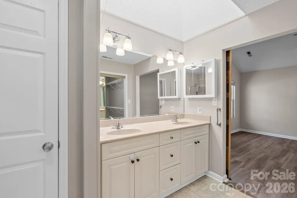 2 Gatehouse Court Asheville NC 28803