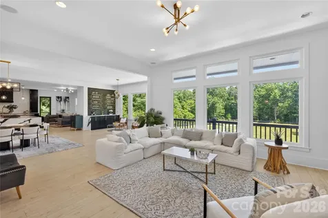 8512 Prince Valiant Drive Waxhaw NC 28173