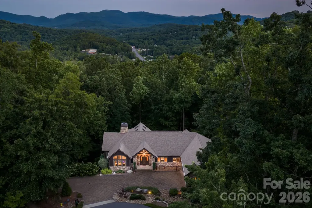 2 Cherokee Orchard Court Fairview NC 28730