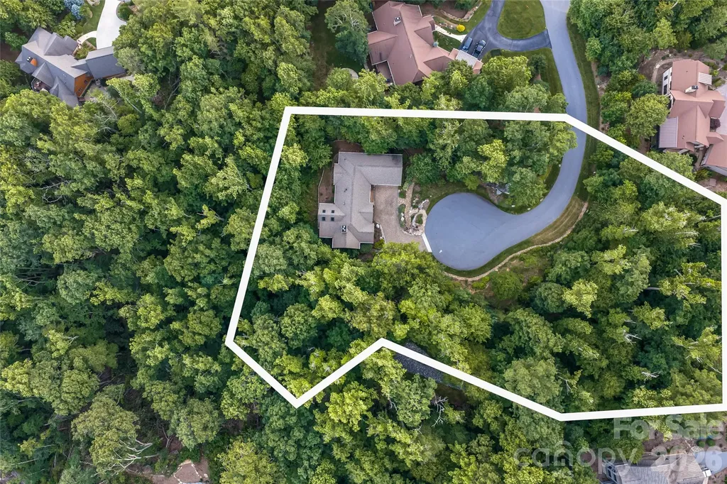 2 Cherokee Orchard Court Fairview NC 28730