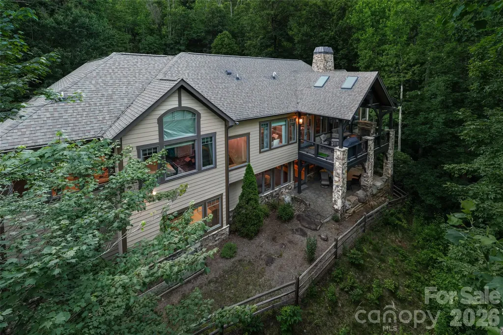 2 Cherokee Orchard Court Fairview NC 28730