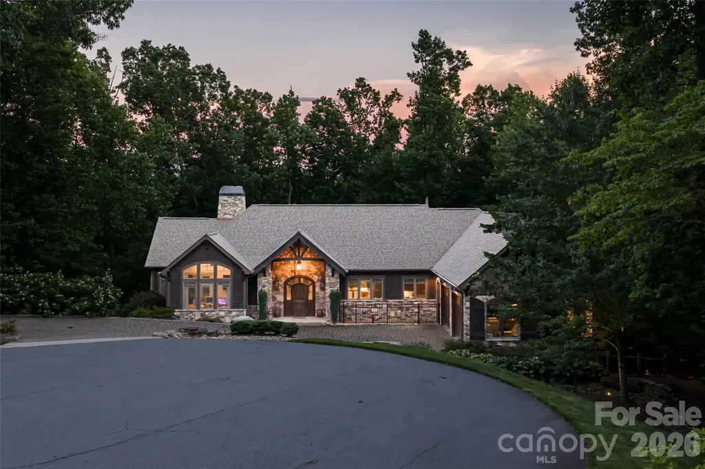 2 Cherokee Orchard Court Fairview NC 28730