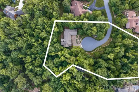 2 Cherokee Orchard Court Fairview NC 28730