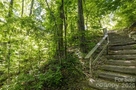 2 Cherokee Orchard Court Fairview NC 28730
