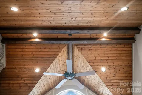 2 Cherokee Orchard Court Fairview NC 28730