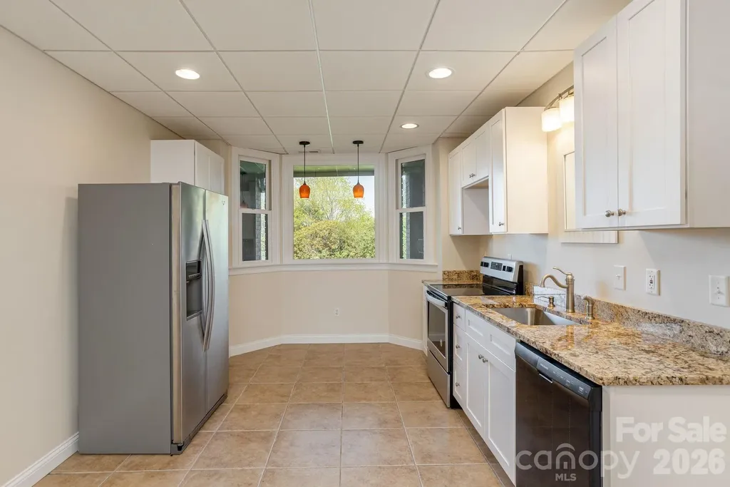 28 Tudor Crescent Court Hendersonville NC 28739