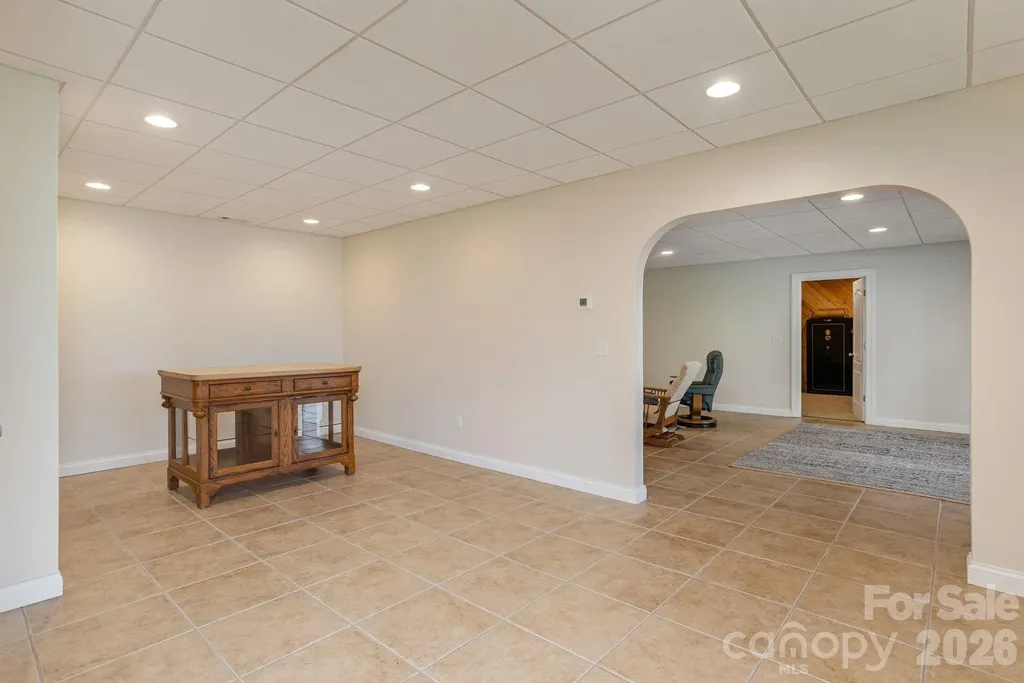 28 Tudor Crescent Court Hendersonville NC 28739