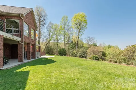 28 Tudor Crescent Court Hendersonville NC 28739
