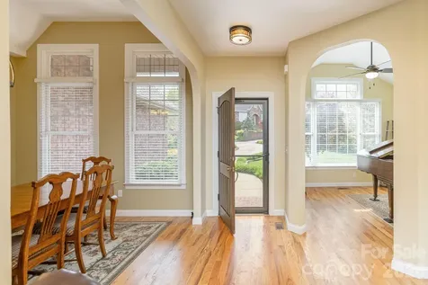 28 Tudor Crescent Court Hendersonville NC 28739