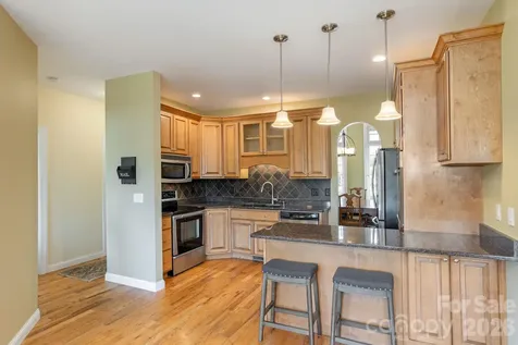28 Tudor Crescent Court Hendersonville NC 28739