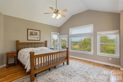 28 Tudor Crescent Court Hendersonville NC 28739