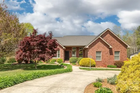 28 Tudor Crescent Court Hendersonville NC 28739