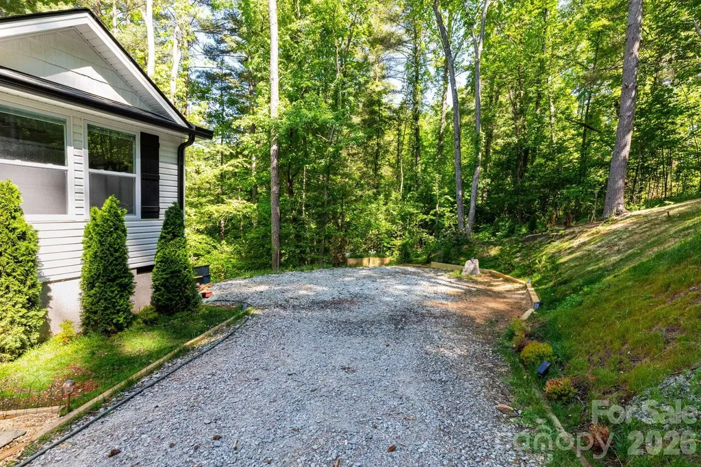 30 Edmond Woods Place Fairview NC 28730