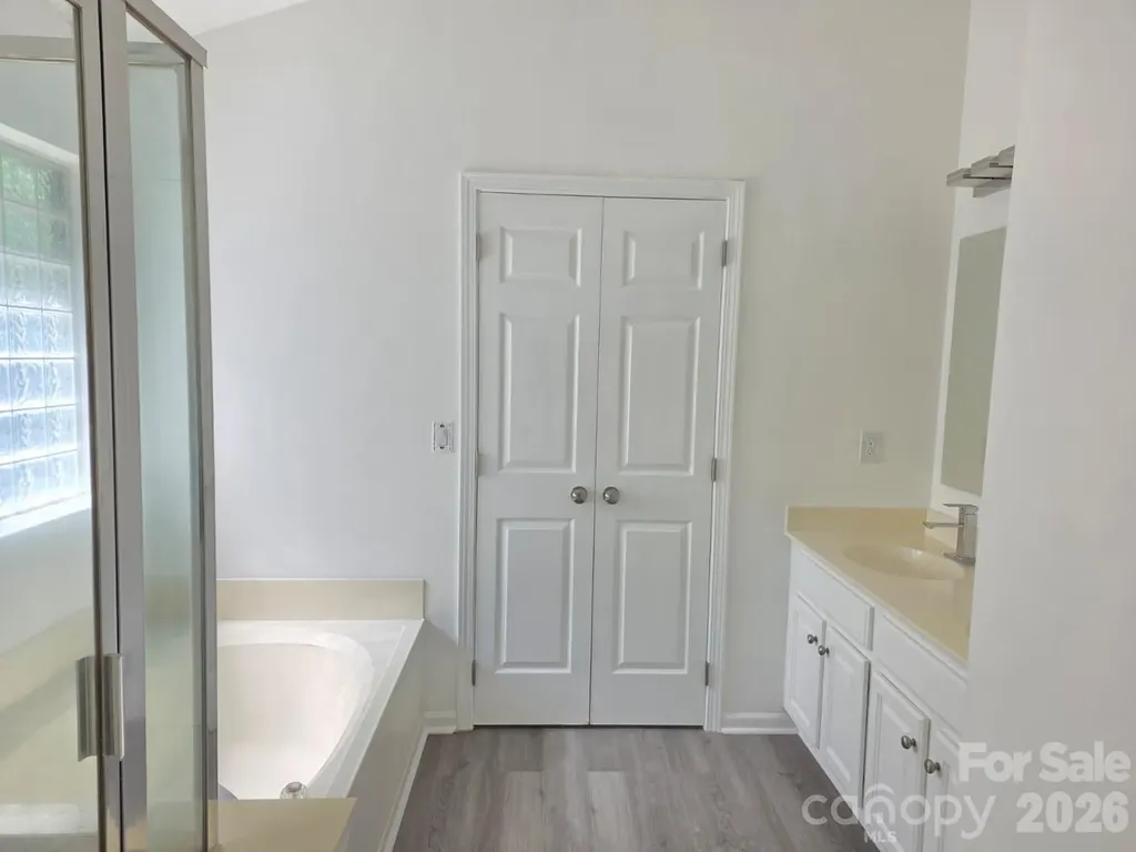10317 Stoneykirk Lane Charlotte NC 28269
