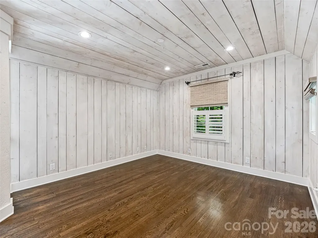 251 Toxaway Court Lake Toxaway NC 28747
