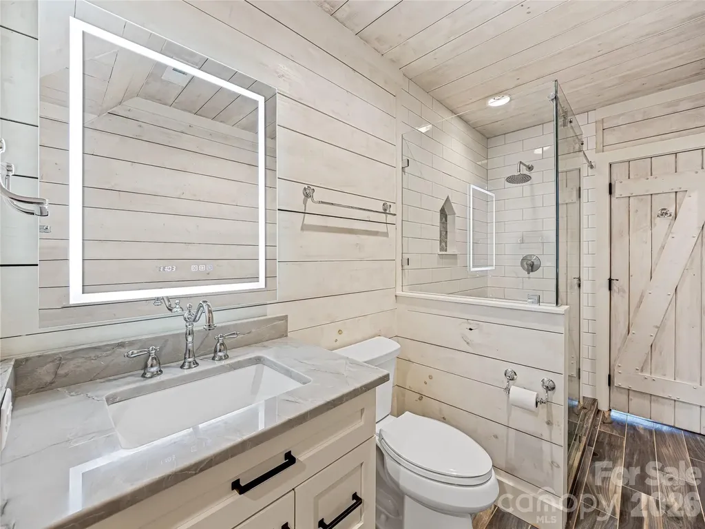 251 Toxaway Court Lake Toxaway NC 28747