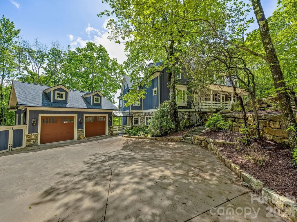 251 Toxaway Court Lake Toxaway NC 28747