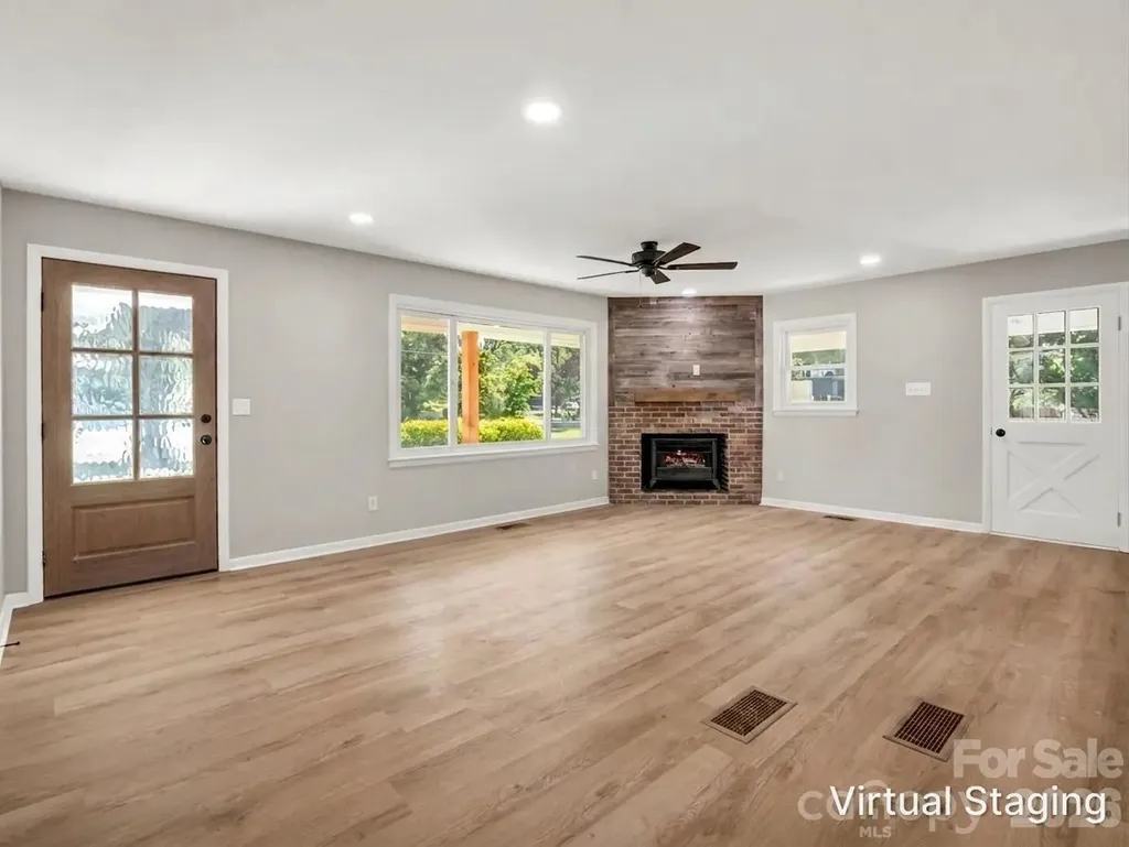 204 Jeff Street Hendersonville NC 28739