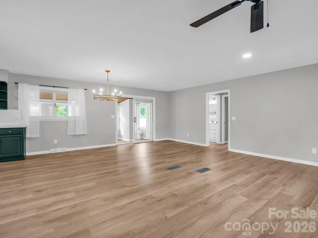 204 Jeff Street Hendersonville NC 28739