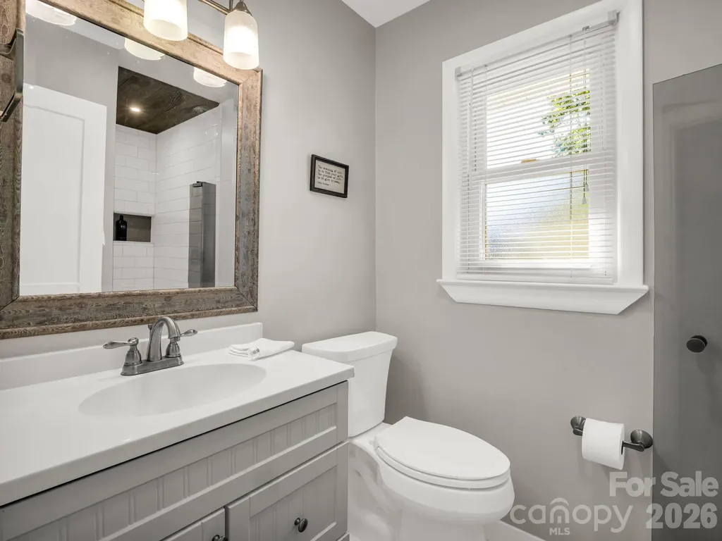 204 Jeff Street Hendersonville NC 28739