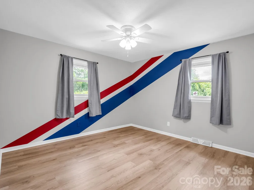 204 Jeff Street Hendersonville NC 28739