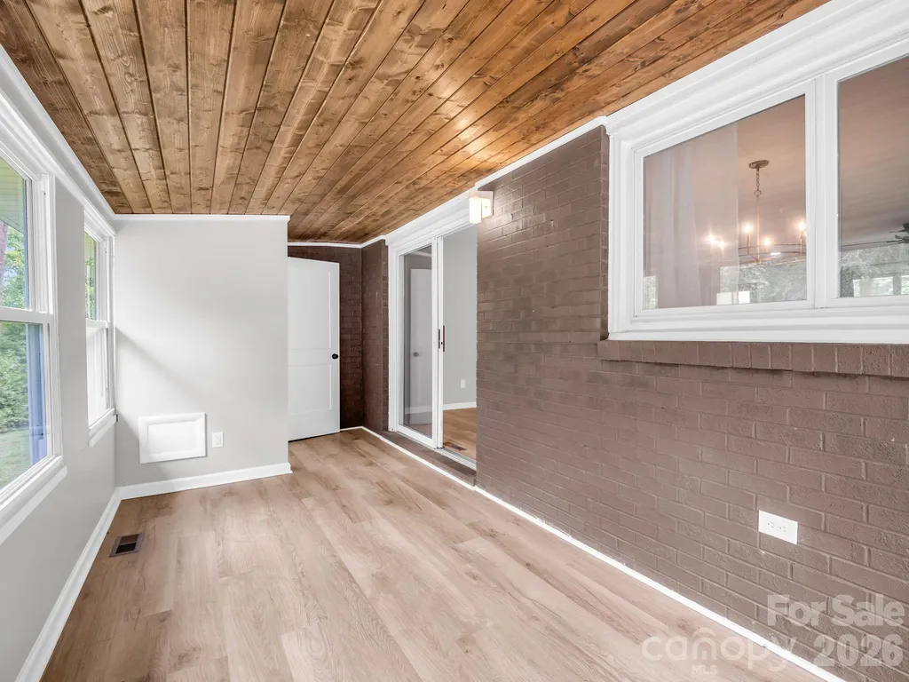204 Jeff Street Hendersonville NC 28739
