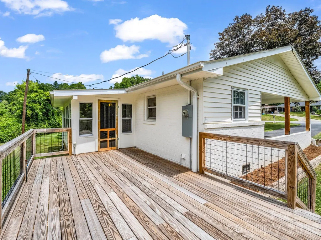 204 Jeff Street Hendersonville NC 28739