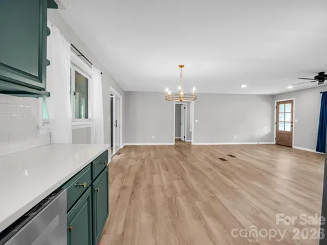 204 Jeff Street Hendersonville NC 28739