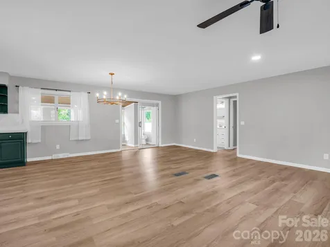 204 Jeff Street Hendersonville NC 28739