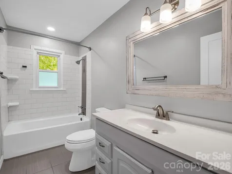 204 Jeff Street Hendersonville NC 28739