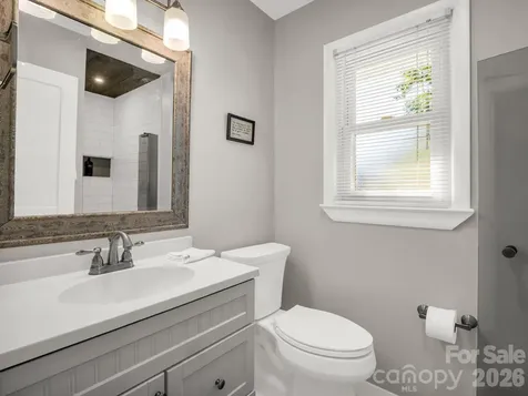 204 Jeff Street Hendersonville NC 28739