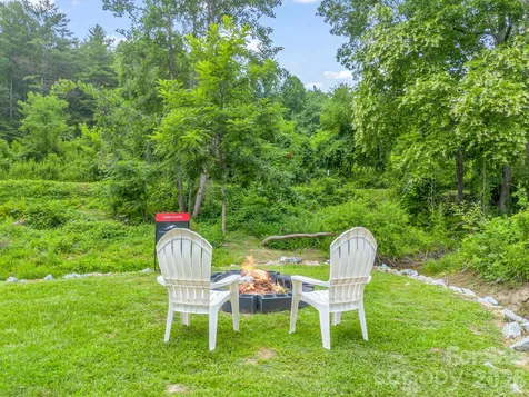 204 Jeff Street Hendersonville NC 28739