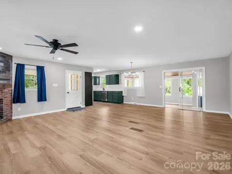 204 Jeff Street Hendersonville NC 28739