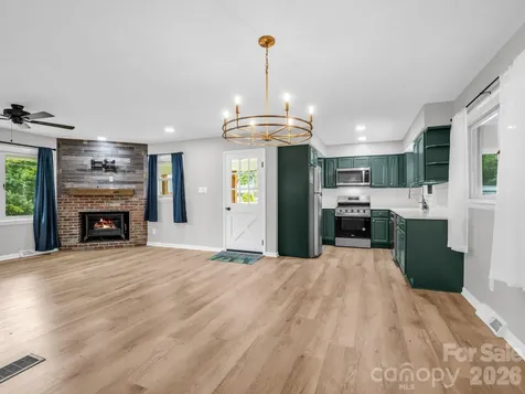 204 Jeff Street Hendersonville NC 28739