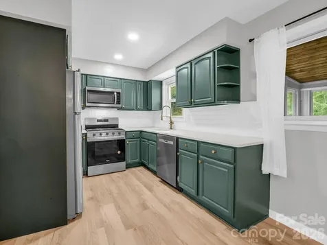 204 Jeff Street Hendersonville NC 28739