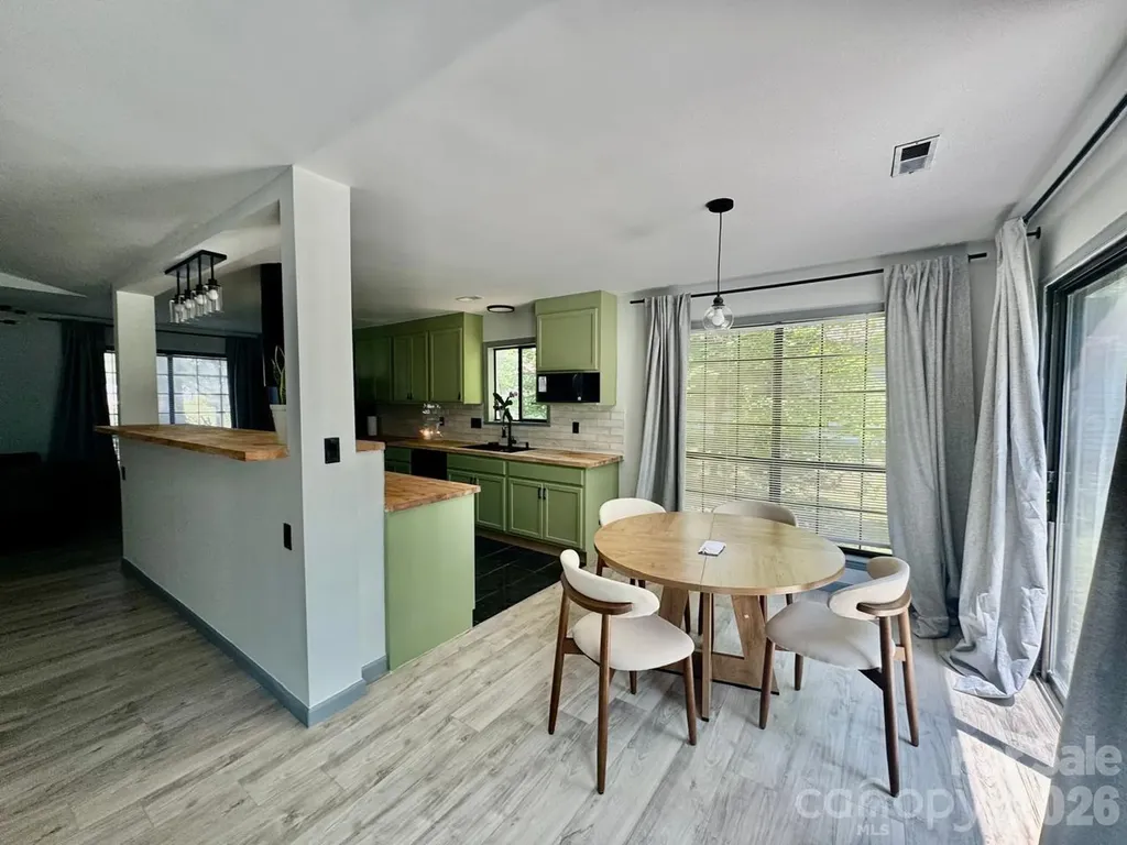 11209 Snapfinger Drive Charlotte NC 28277