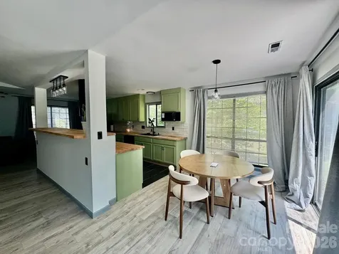 11209 Snapfinger Drive Charlotte NC 28277
