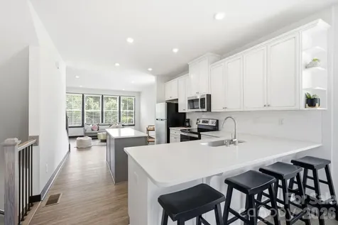 804 Broad River Lane Charlotte NC 28211