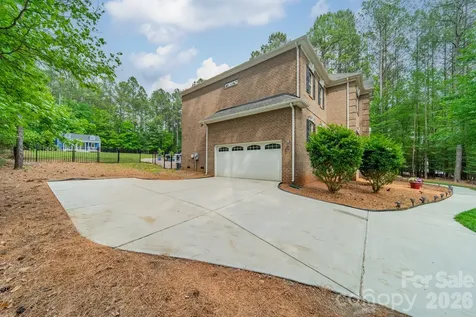 512 Stillwater Road Troutman NC 28166