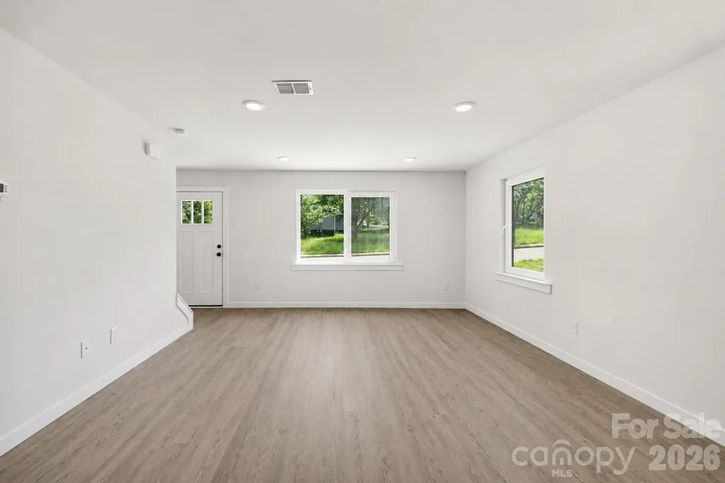 244 S Caldwell Avenue Conover NC 28613