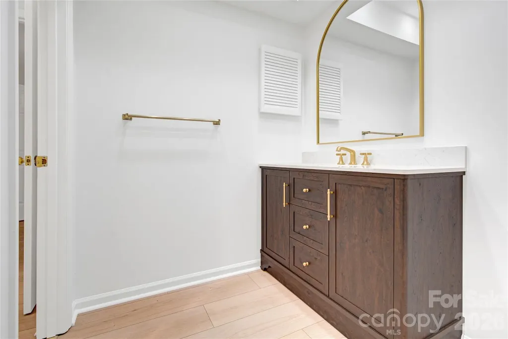 2734 Tiergarten Lane Charlotte NC 28210